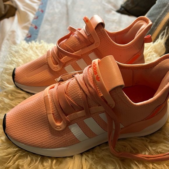 Adidas - Picture 5 of 8